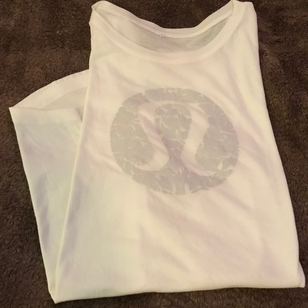 Lululemon White Tank 6 EUC